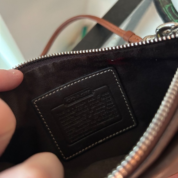 Coach Authentic Vintage Mini Brown Leather Wristlet With Buckle Front - Picture 5 of 8